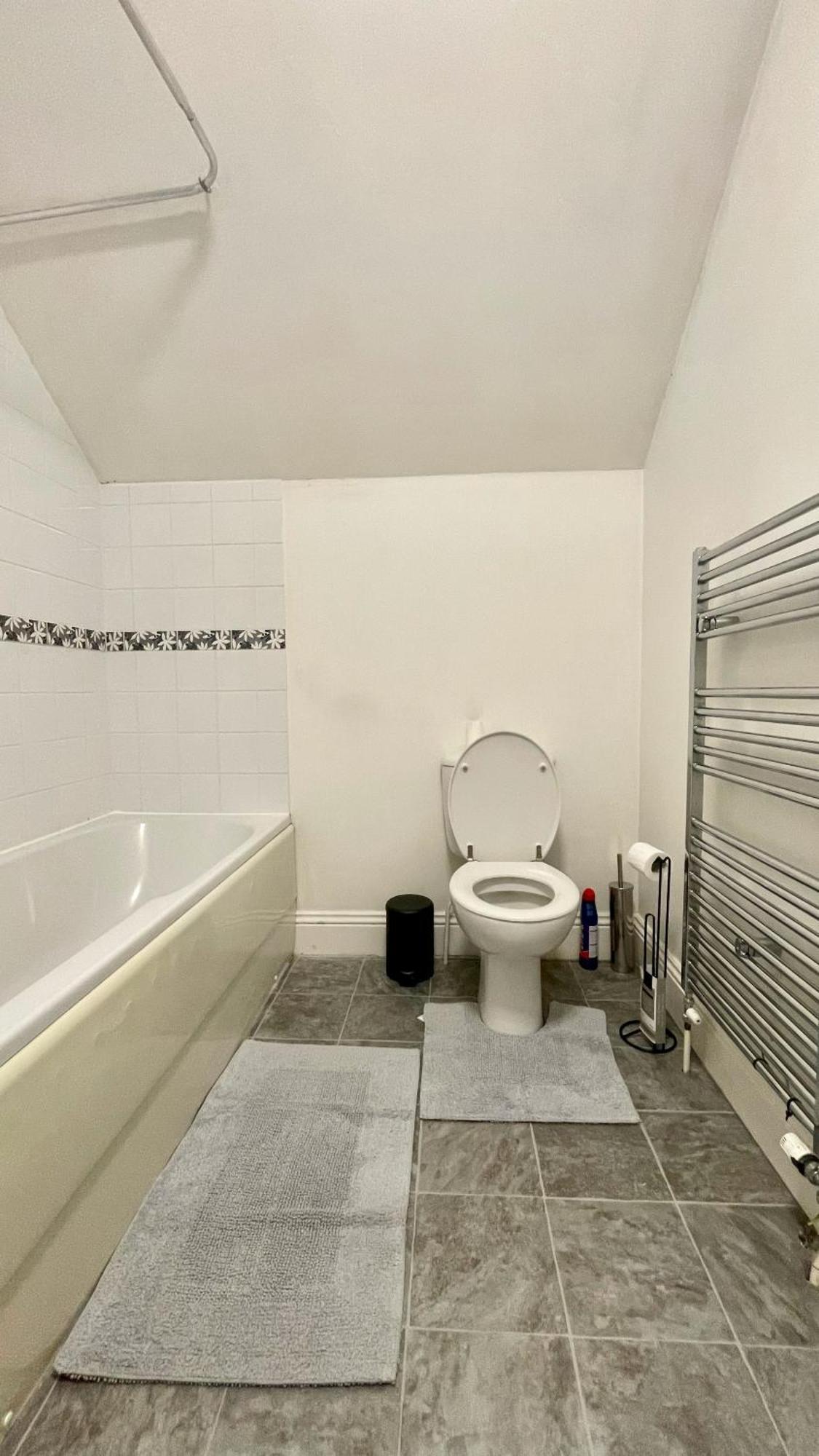 Spacious Two-Bedrooms House, Private Parking, Contractors, Relocators Oxford Esterno foto