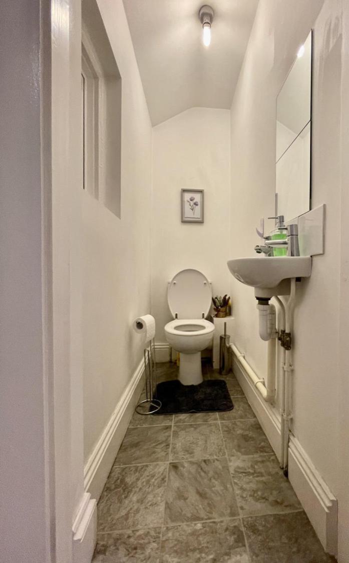 Spacious Two-Bedrooms House, Private Parking, Contractors, Relocators Oxford Esterno foto